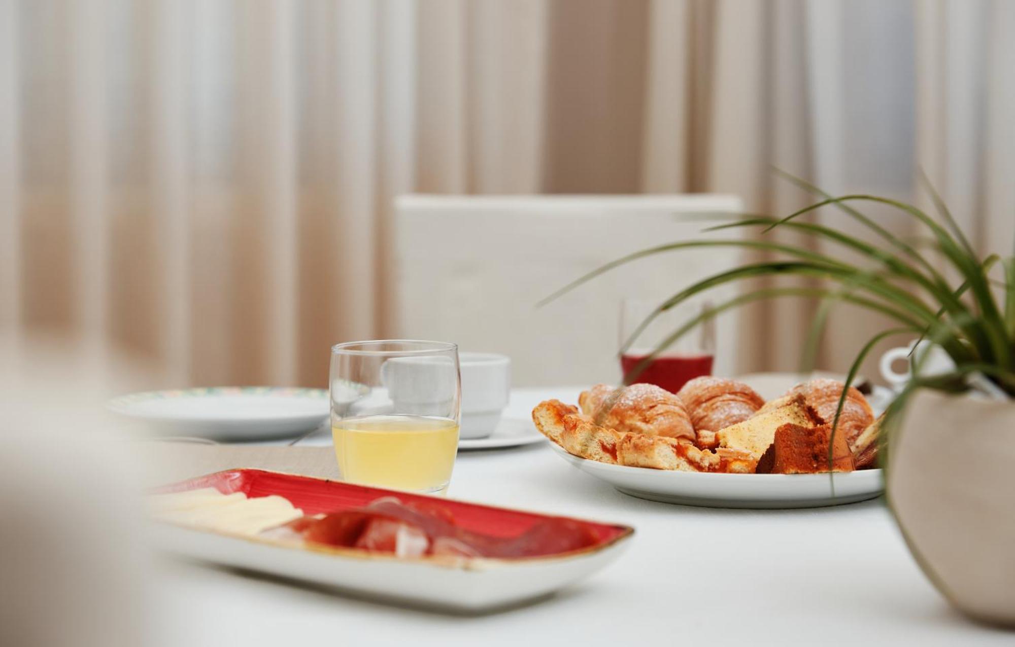 Hotel La Sorgente Hs Πέστουμ Εξωτερικό φωτογραφία