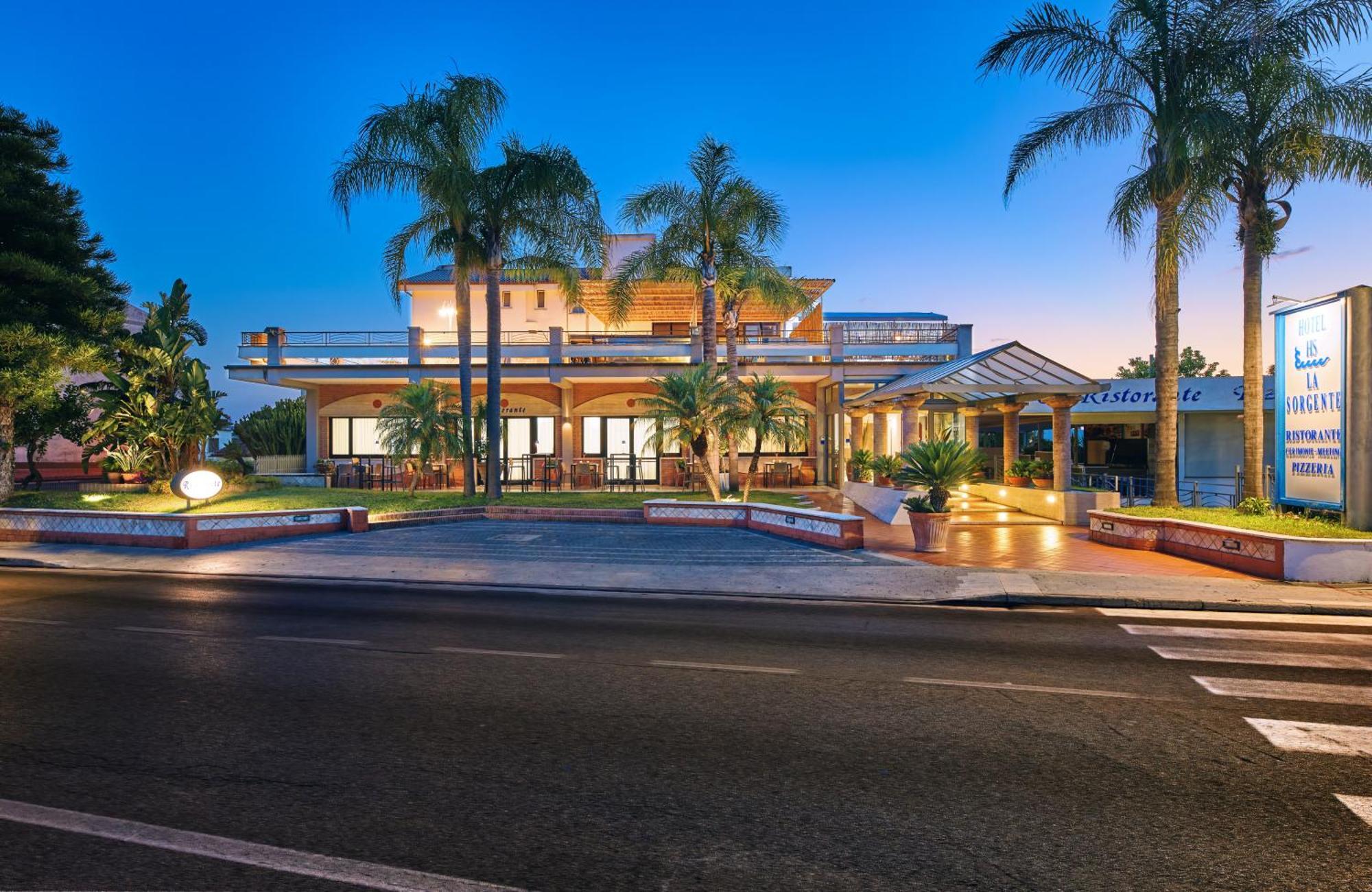 Hotel La Sorgente Hs Πέστουμ Εξωτερικό φωτογραφία