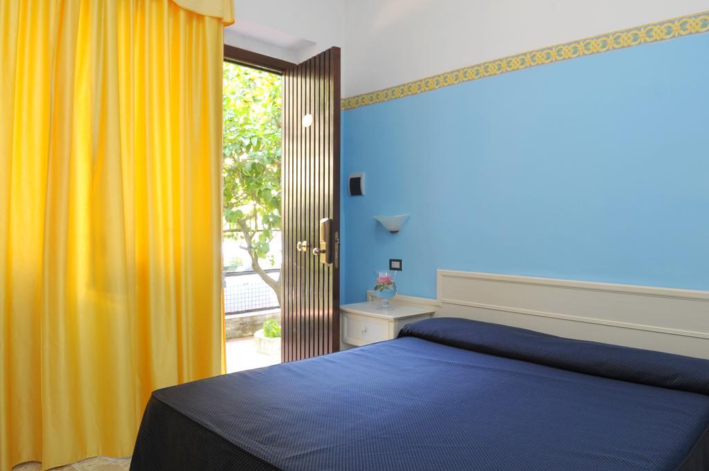 Hotel La Sorgente Hs Πέστουμ Εξωτερικό φωτογραφία